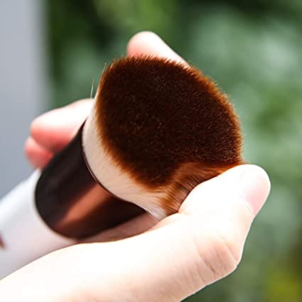 11 Makeup Brushes That Will Give You the Best Liquid Foundation Look